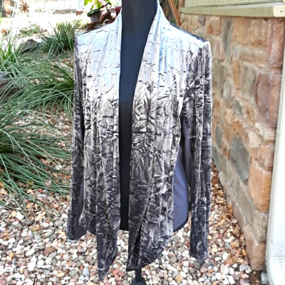 NWT LOLA & SOPHIE VELVET TOP